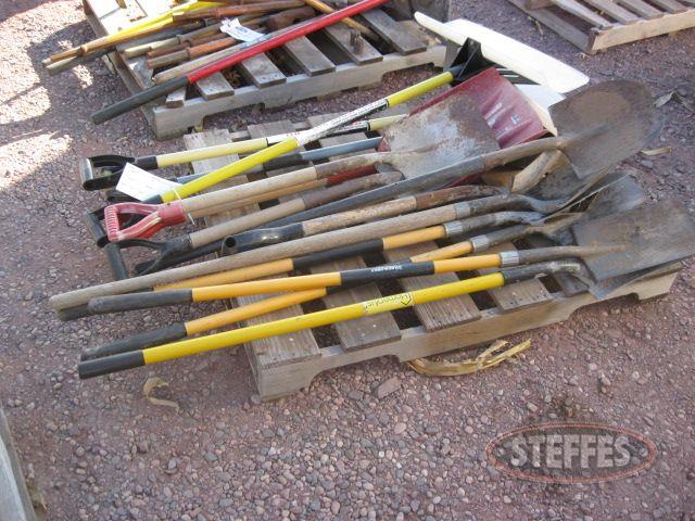 Assorted shovels_1.jpg